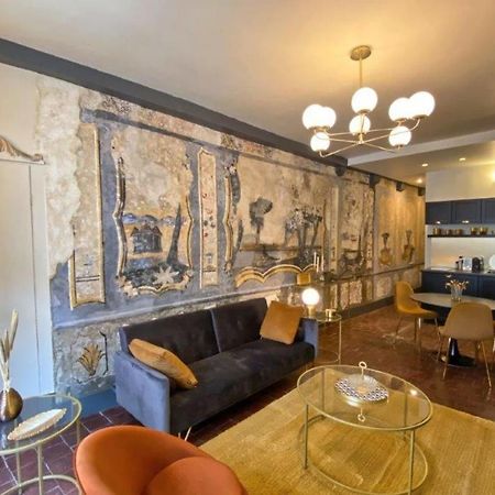 Les Fresques De Leon Apartment Tournus Exterior photo