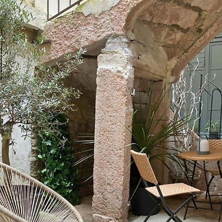 Les Fresques De Leon Apartment Tournus Exterior photo
