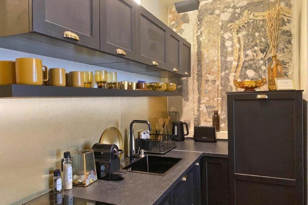 Les Fresques De Leon Apartment Tournus Exterior photo