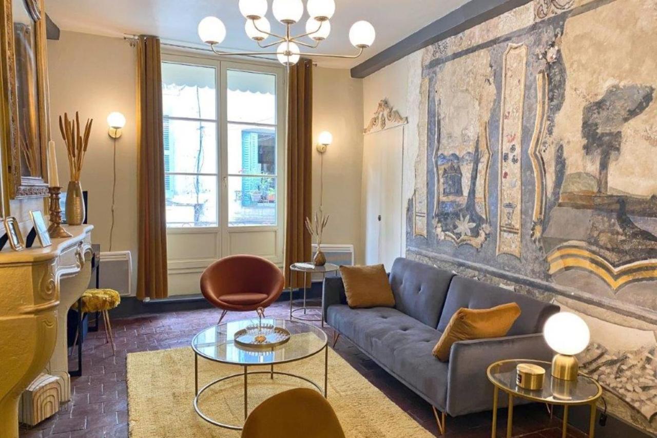 Les Fresques De Leon Apartment Tournus Exterior photo