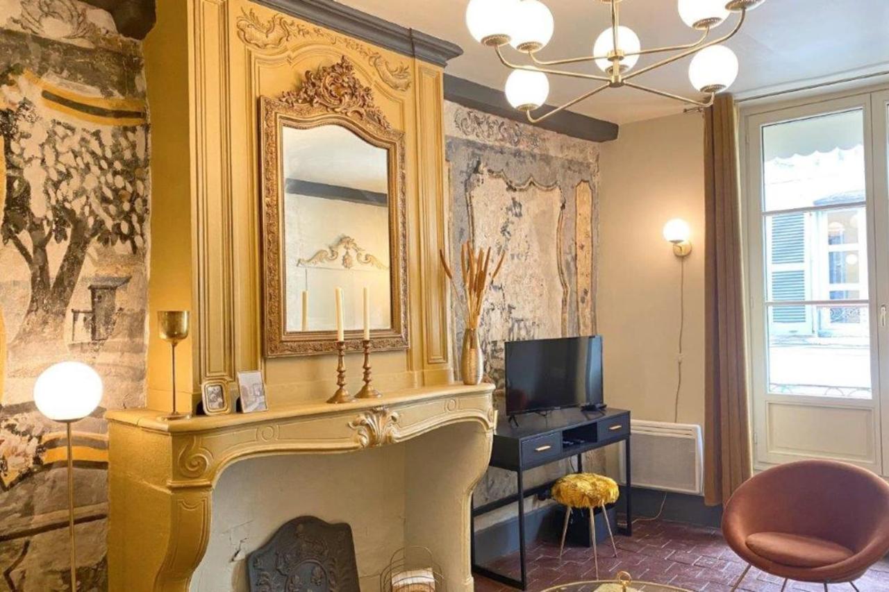 Les Fresques De Leon Apartment Tournus Exterior photo